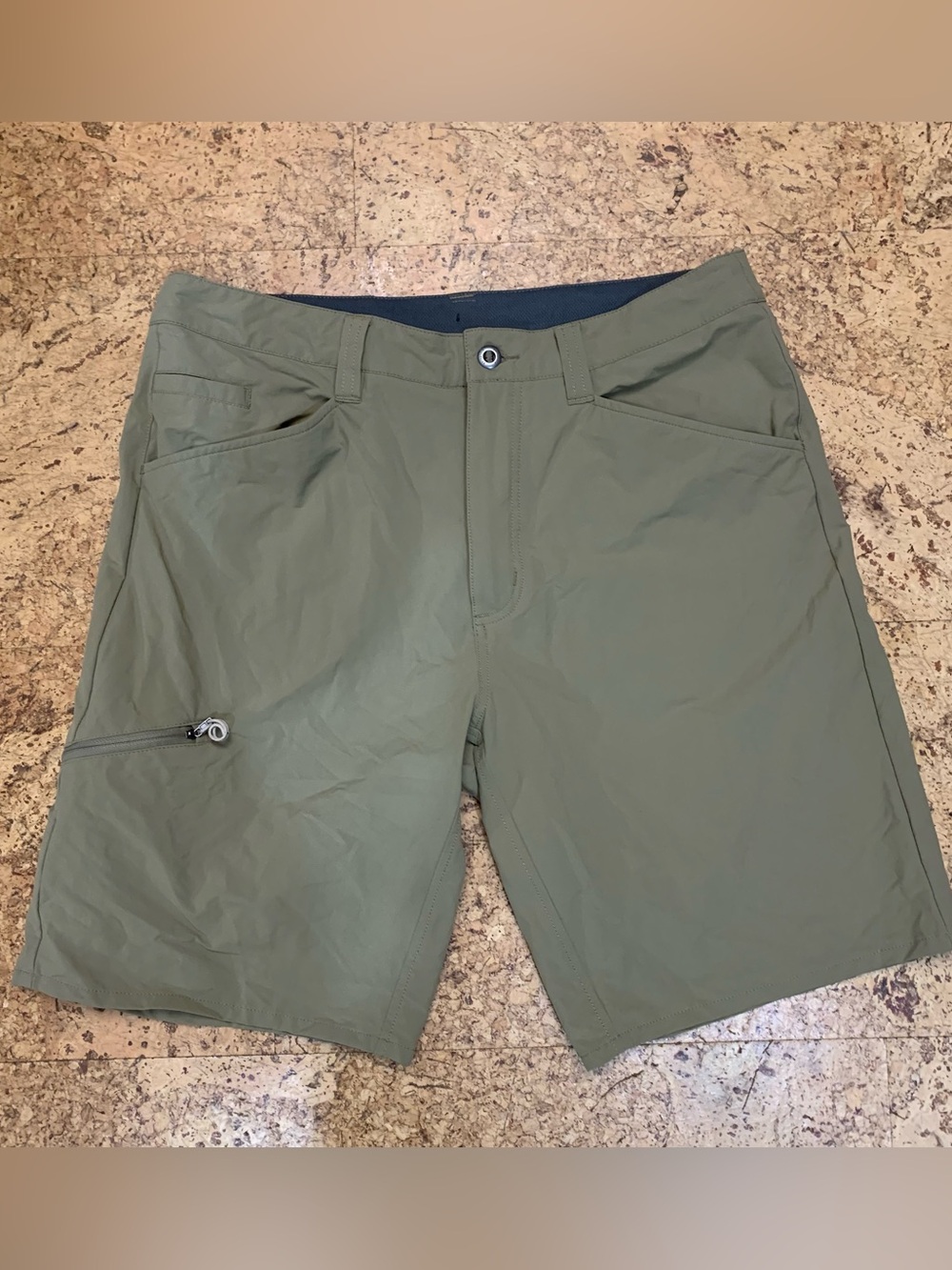 Patagonia Men's tan nylon outdoor hiking lightweight zip pocket shorts